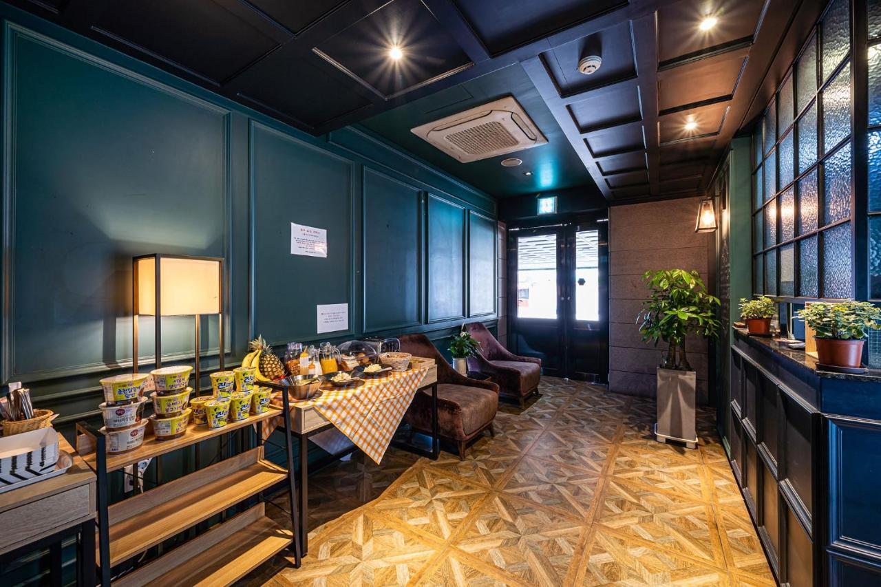 Hotel Myeongjak Chuncheon Exteriör bild