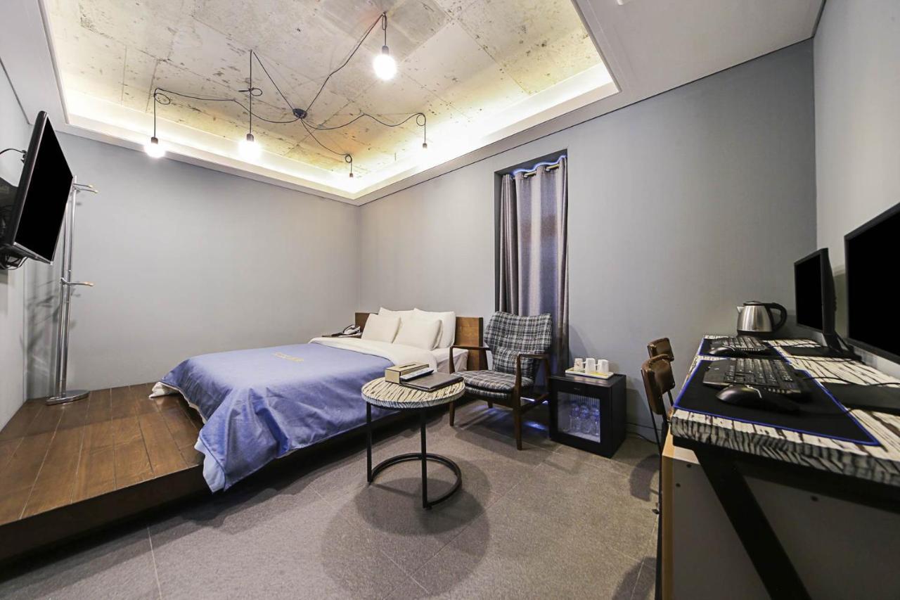 Hotel Myeongjak Chuncheon Exteriör bild
