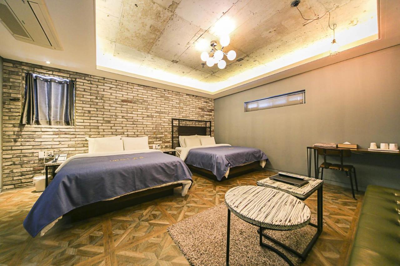 Hotel Myeongjak Chuncheon Exteriör bild