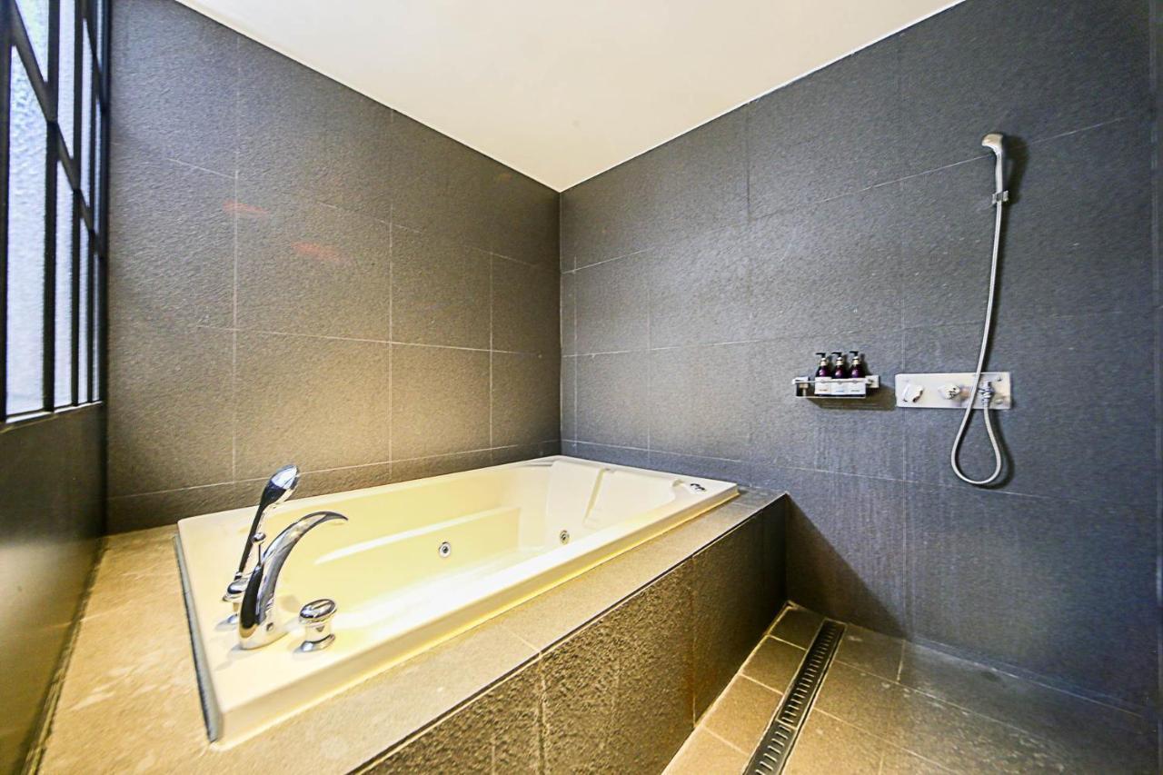Hotel Myeongjak Chuncheon Exteriör bild