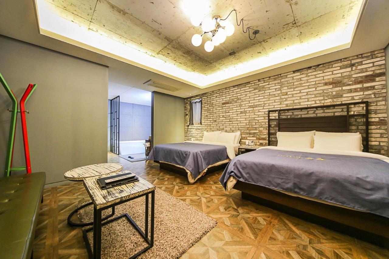 Hotel Myeongjak Chuncheon Exteriör bild