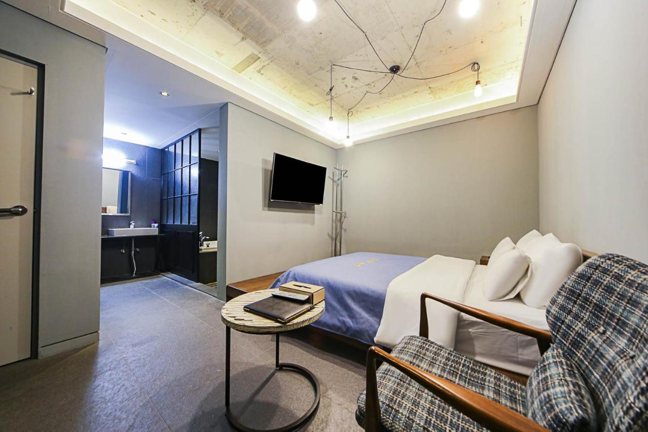 Hotel Myeongjak Chuncheon Exteriör bild